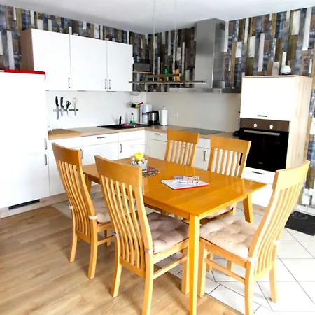 Elsa 8, Nur 150 M Vom Entfernt *